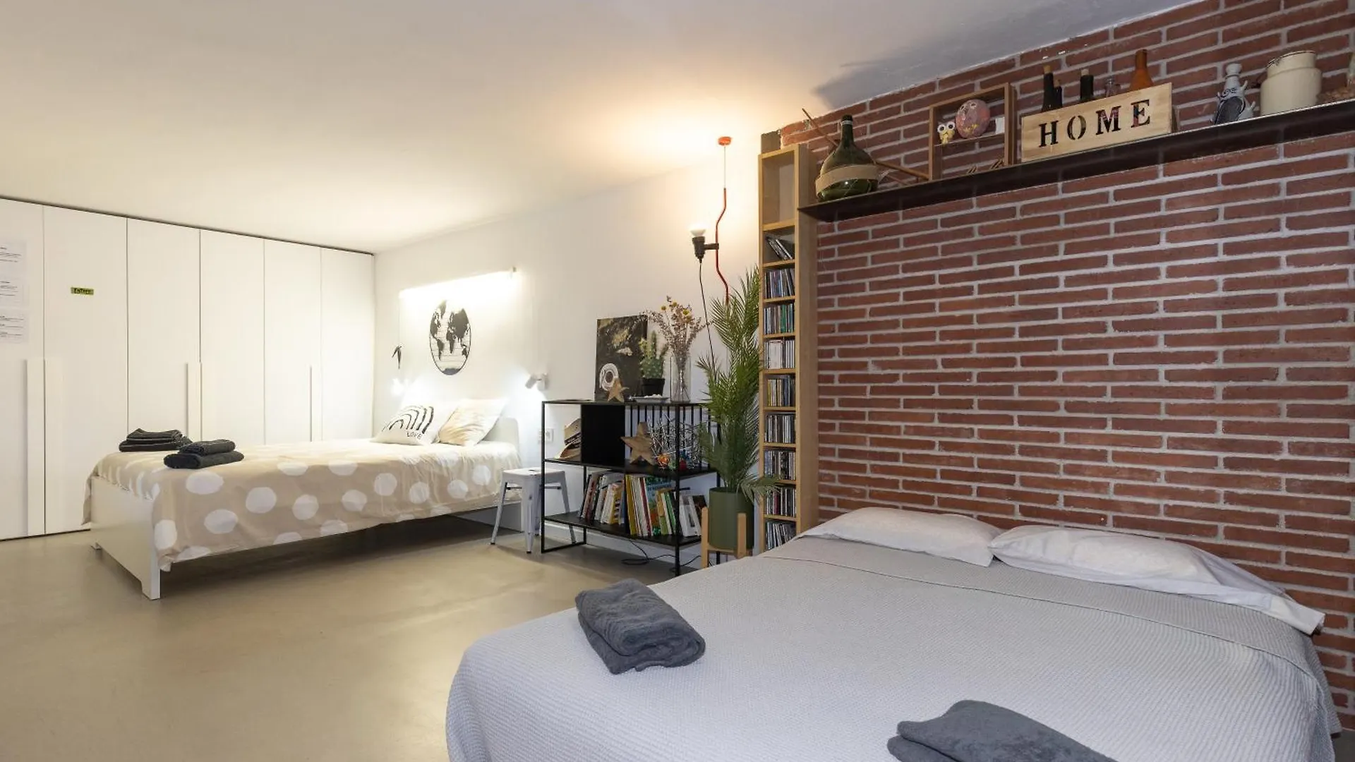 Homestay Chez Adela Apartment Almoster Spain