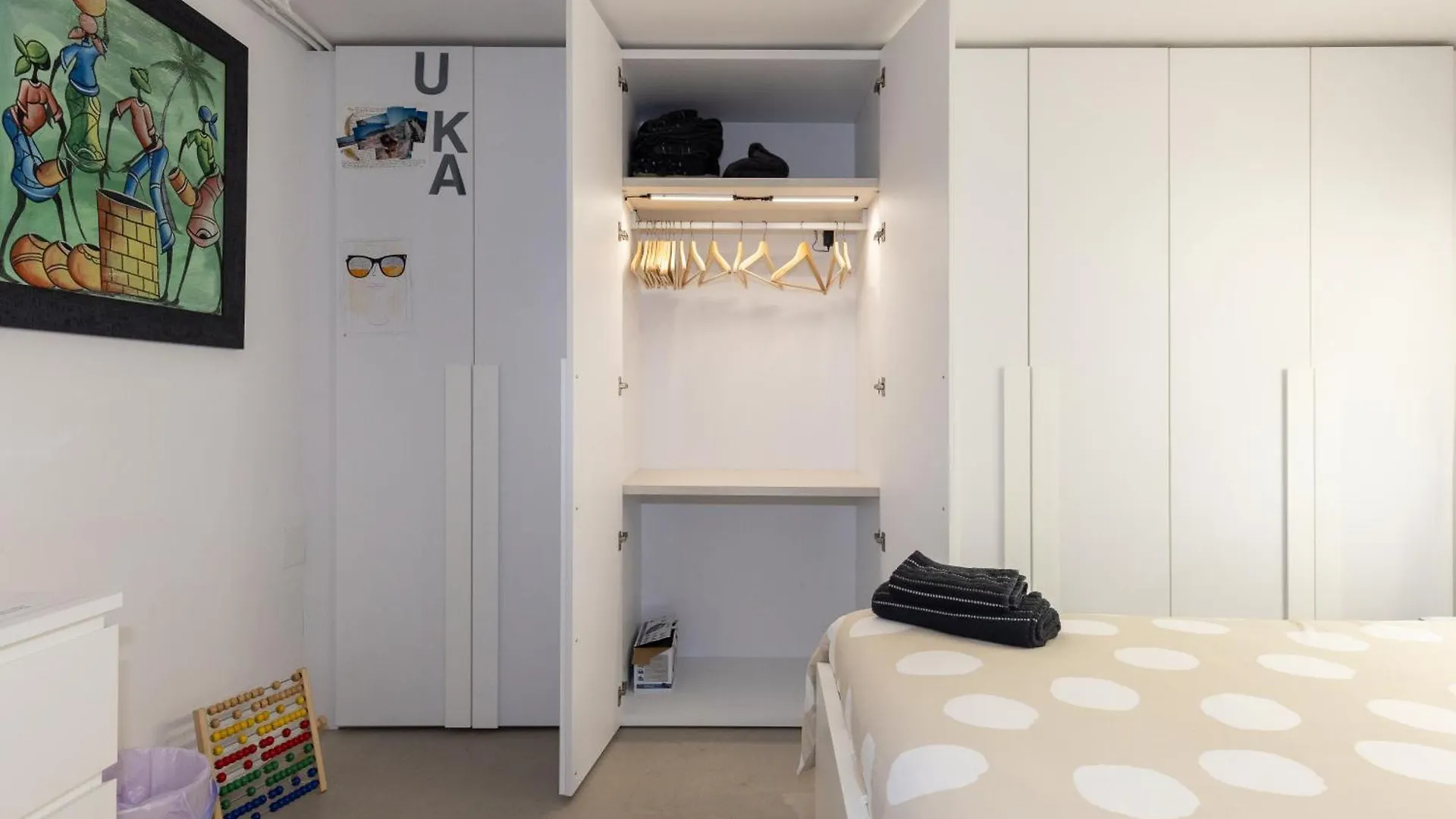 Chez Adela Apartment Almoster Homestay
