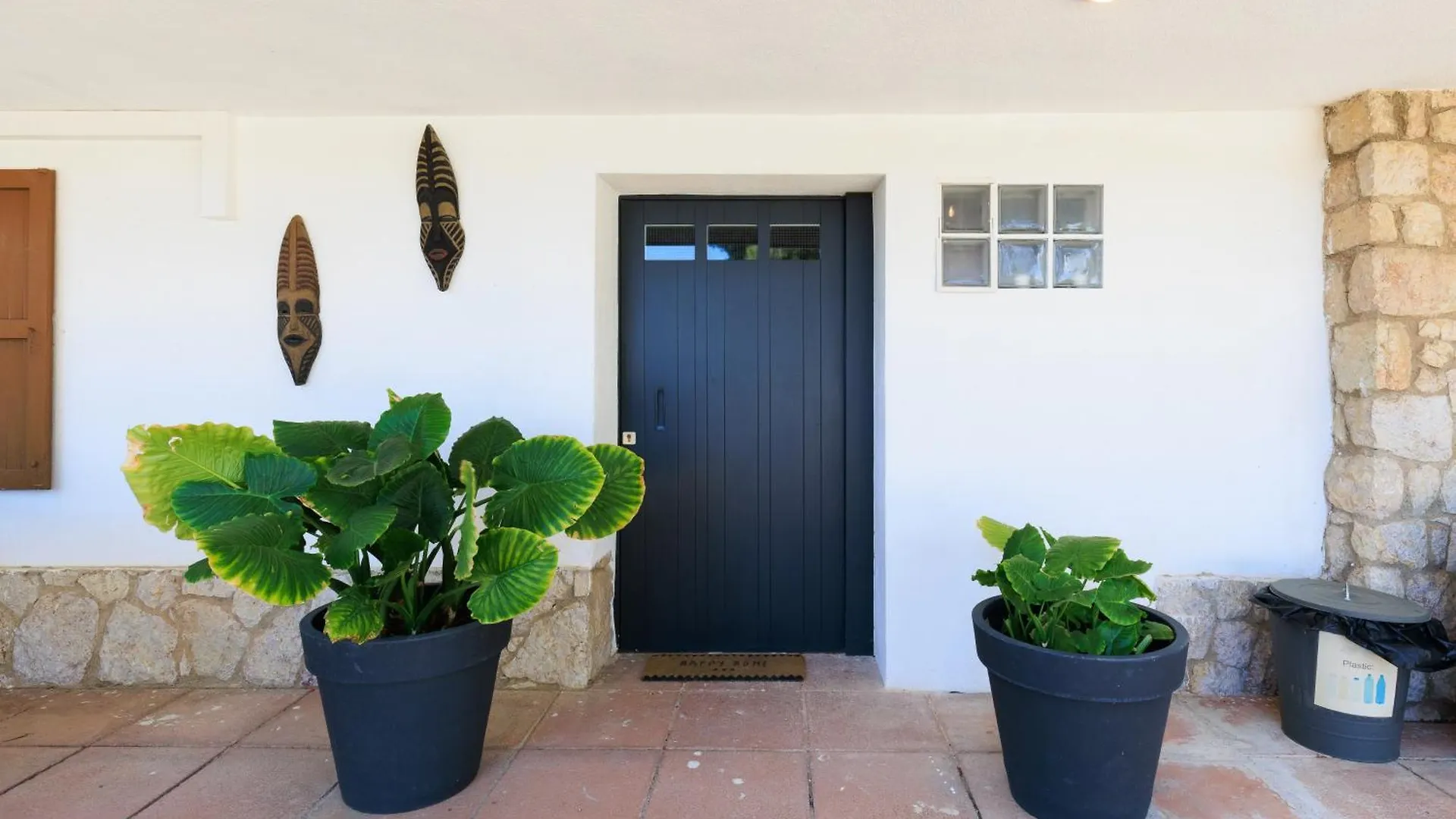 Homestay Chez Adela Apartment Almoster